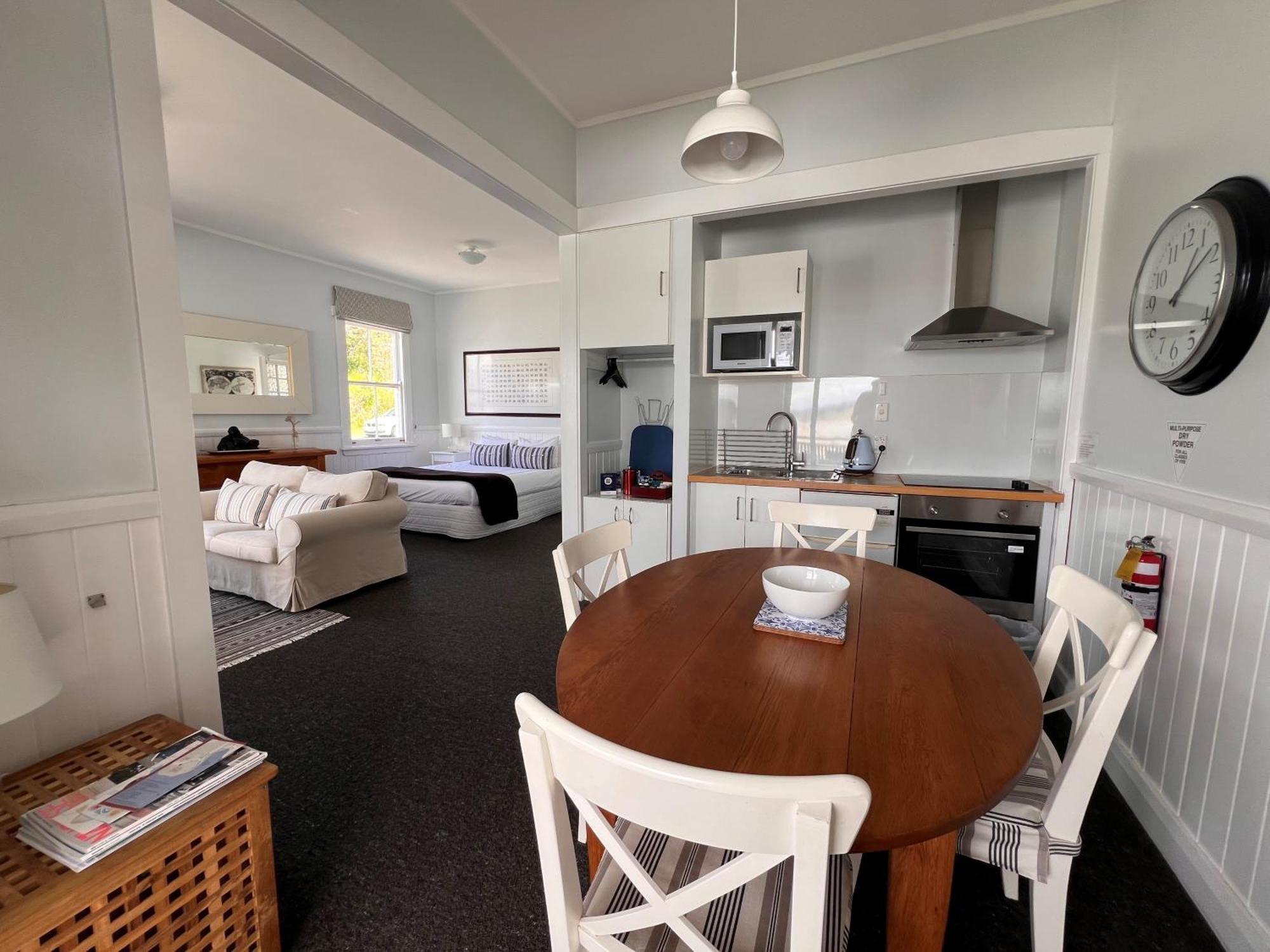 Mangonui Waterfront Apartments Екстериор снимка
