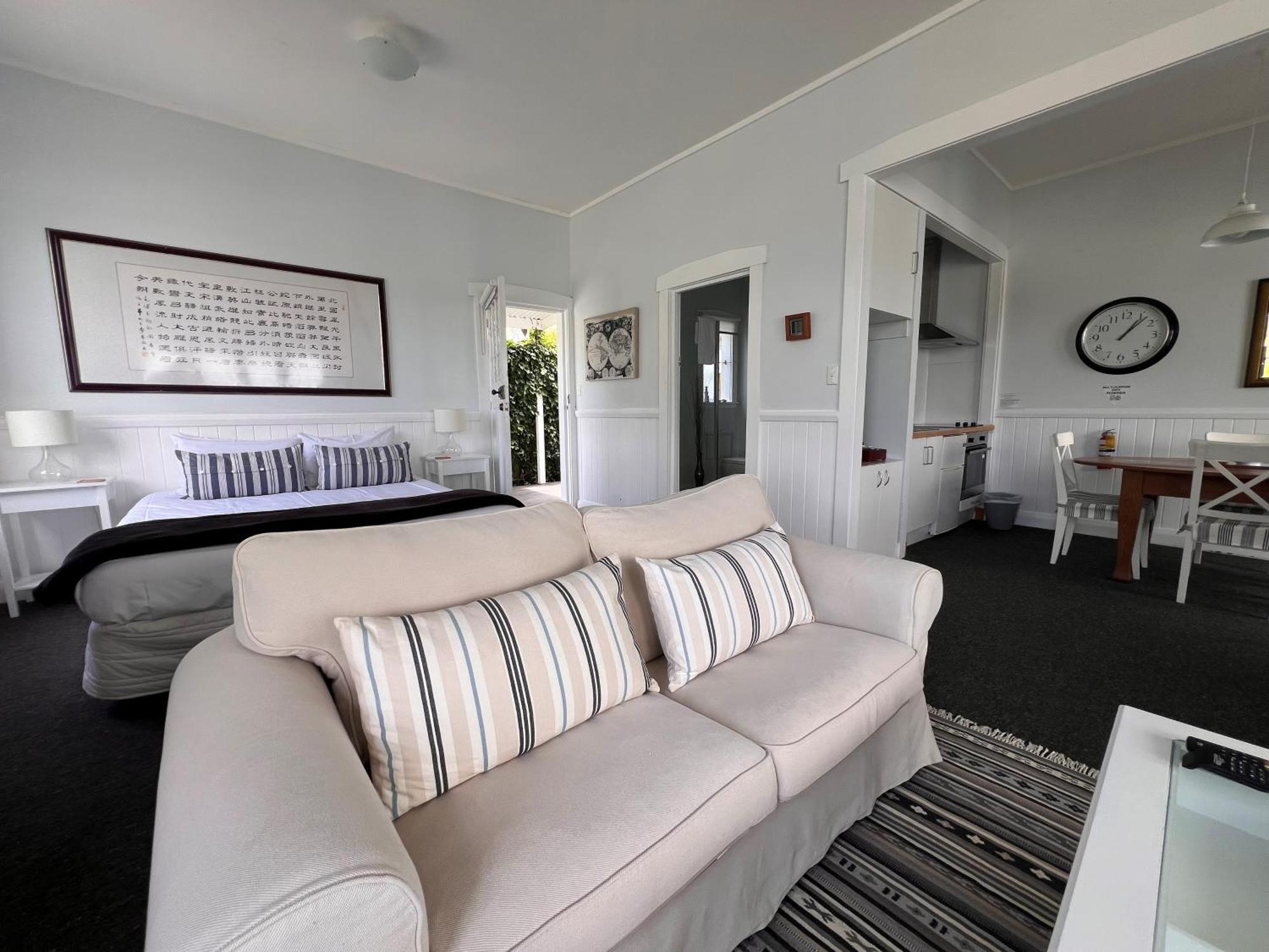 Mangonui Waterfront Apartments Екстериор снимка